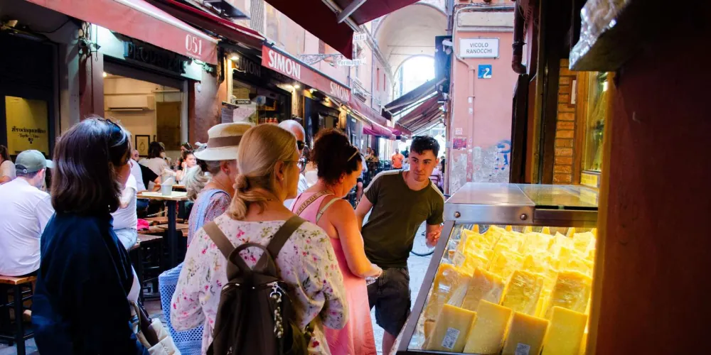 Bologna: Street Food Tour in the Historic Center — photo 2