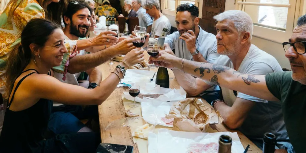 Bologna: Walking Food Tour with a Local Expert — photo 1