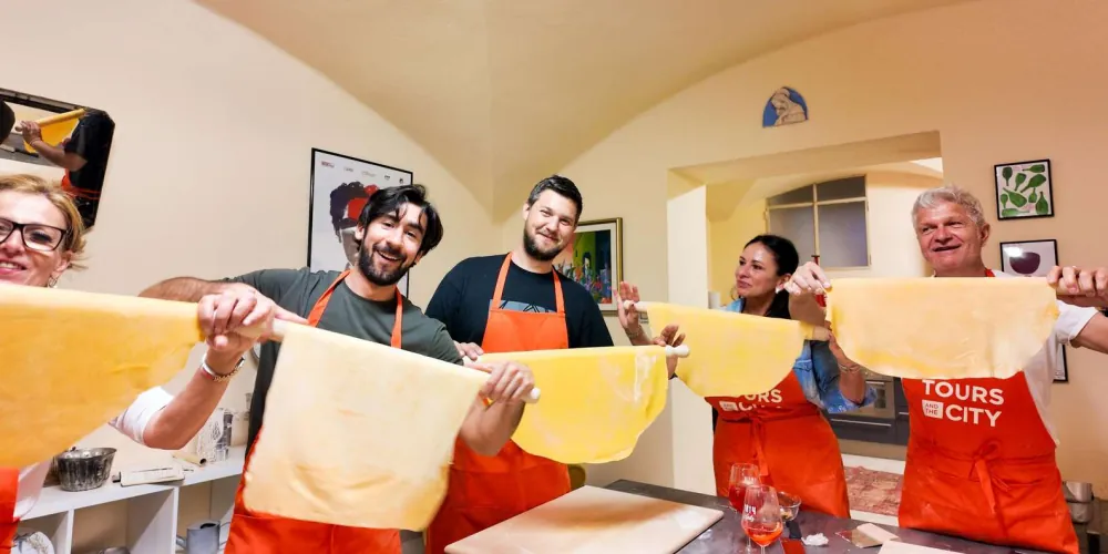 Bologna: Pasta Cooking Class, Ragu, Spritz, Wine & Gelato — photo 5