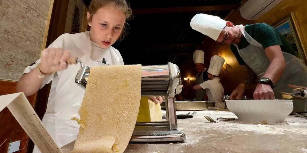 Bologna: Pasta and Tiramisu Cooking Class with Wine — photo 1
